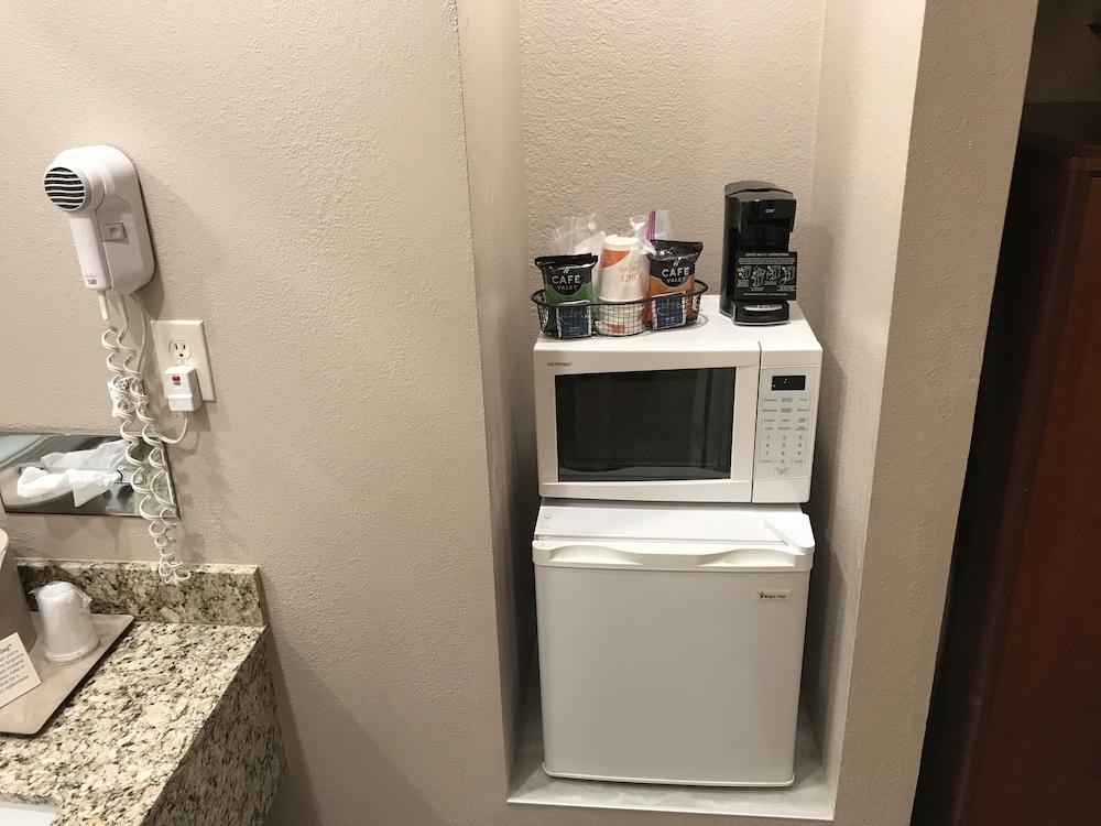 Quality Cedar - Area Inn