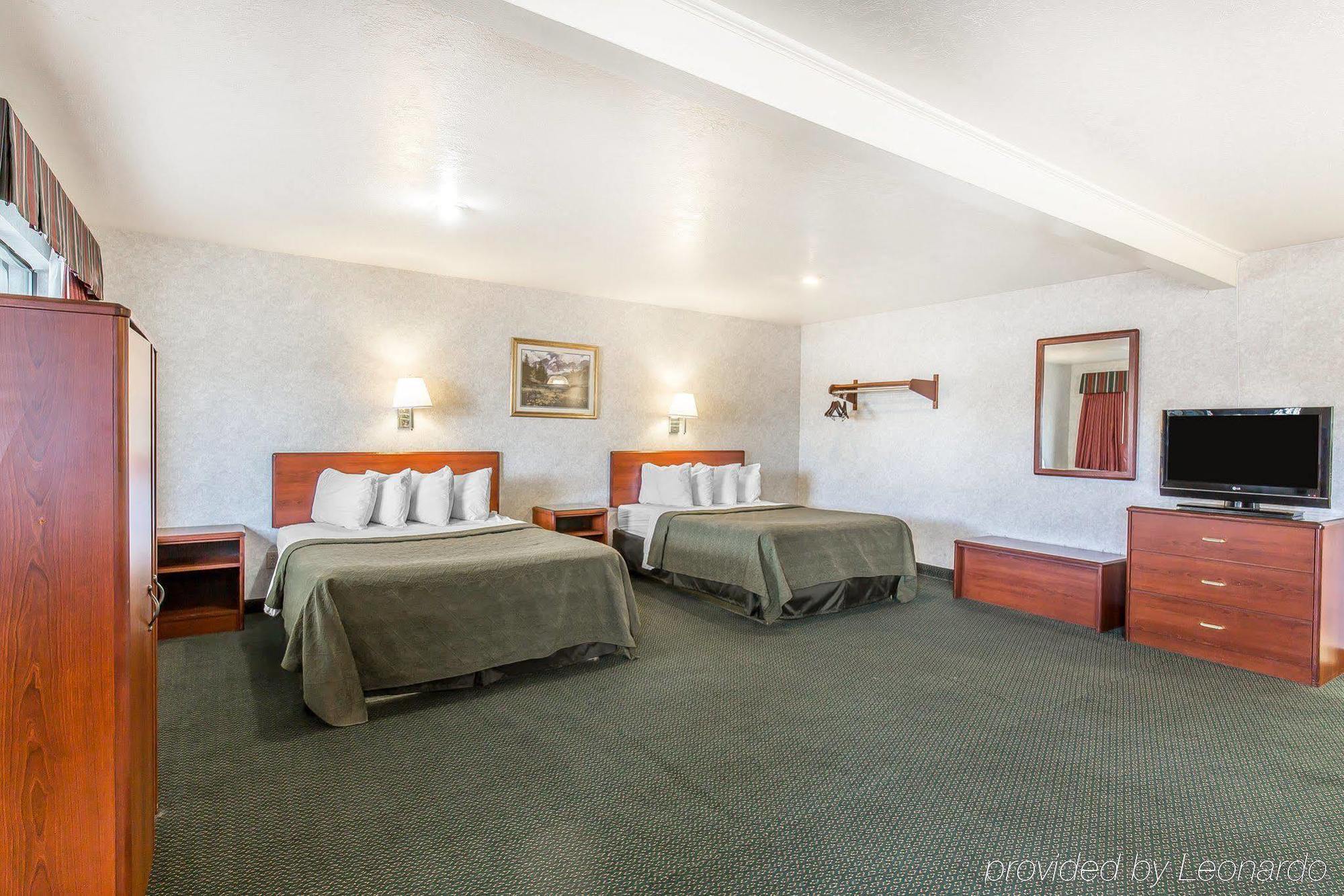 Quality Cedar - Area Inn
